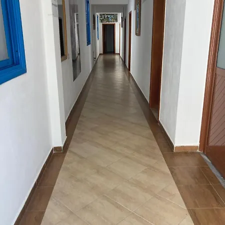 Sara's * Vlorë